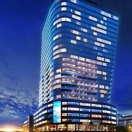 アパート Hanza Tower Sky Pool & Jacuzzi & Sauna